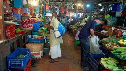 आगरा में सब्जी व दूध बेचने से पहले लेनी होगी परमिशन, जानें क्यों करना पड़ेगा ऐसा