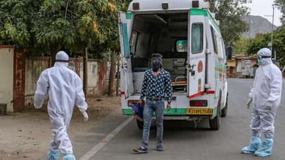 অভাবে আত্মঘাতি,   রিজেন্ট পার্কের বিষপান কাণ্ডে ৪ দিন পর সন্তান সহ বৃদ্ধার মৃত্যু
