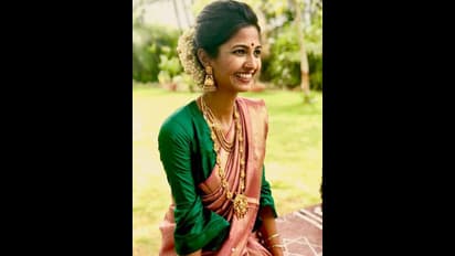 வீட்டுக்குள் வந்த பாம்பை... அசால்டாக பிடித்து கெத்து காட்டிய நடிகை கீர்த்தி..!