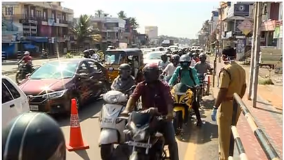 രാത്രി യാത്രാ നിയന്ത്രണം: തിരുവനന്തപുരം നഗരത്തിൽ പരിശോധന ശക്തമാക്കി പൊലീസ്