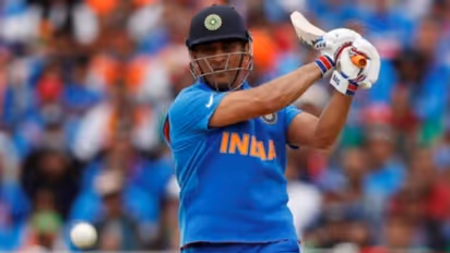 ധോണിയുടെ ഉയര്ച്ചയില് എനിക്കും പങ്കുണ്ട്; രസകരമായ സംഭവം പങ്കുവച്ച് കൈഫ്