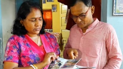 চিকিৎসক সন্তানদের নিয়ে 'গর্বিত', দুঃশ্চিন্তাও বাড়ছে রায়গঞ্জের দম্পতির