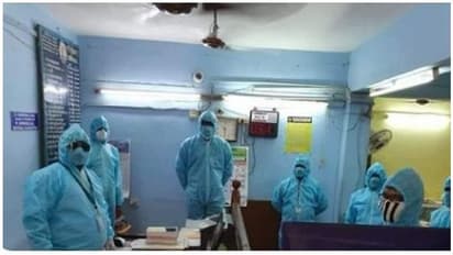 திமுக கூட இதை கண்டு கொள்ளவில்லையே... தமிழக அரசே இது நியாயமா..? கொரோனா வார்டு போல மாறிய பத்திரப் பதிவுதுறை..!