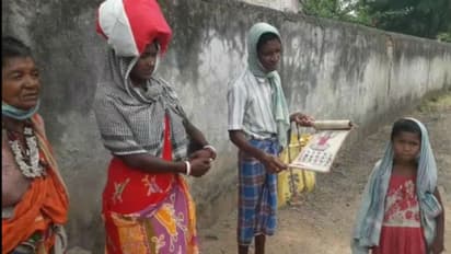 ছবি এঁকে পরজন্মের কথা বলে ভিক্ষে করেন ওঁরা, জুটছে না ইহজন্মের চালটুকুও