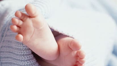 നിറഗര്ഭിണിയുമായി കുടിയേറ്റ തൊഴിലാളി നടന്നത് 100 കി.മി; പാതിവഴിയില് പ്രസവിച്ചു, കുഞ്ഞ് മരിച്ചു