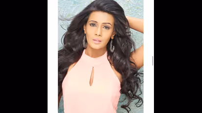 தகுதியே இல்லாதவர் கங்கனா ரணாவத்..! வாண்டடாக சென்று வம்பிழுத்த மீரா மிதுனை வச்சு செய்யும் நெட்டிசன்கள்!