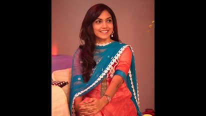 பளீர் சிரிப்பில் ரசிகர்கள் மனதை பந்தாடும் ரீத்து வர்மா புகைப்படங்கள் உள்ளே !