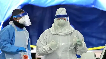 కరోనా వేళ బయటకు వెళ్లొద్దన్న భార్య: ఆత్మహత్య చేసుకున్న భర్త