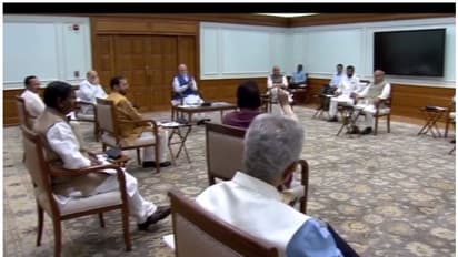 ആരോഗ്യപ്രവര്ത്തകരെ ആക്രമിച്ചാല് ഏഴുവര്ഷം വരെ തടവ്; ഓര്ഡിനന്സ് പുറത്തിറക്കി