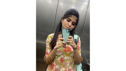 பவர் ஸ்டார் ஸ்ரீனிவாசனின் முதல் மகளை பாத்து இருக்கீங்களா ! இதோ பாருங்க !