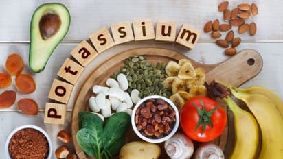 ഉയർന്ന രക്തസമ്മർദ്ദം നിയന്ത്രിക്കാൻ സഹായിക്കുന്ന പൊട്ടാസ്യം സമ്പുഷ്ടമായ നാല് ഭക്ഷണങ്ങൾ