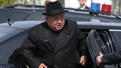 மூளைச்சாவு அடைந்தாரா வடகொரிய அதிபர்..? உலக அளவில் ட்ரெண்டாகும் #KIMJONGUNDEAD ஹேஷ்டேக்...!