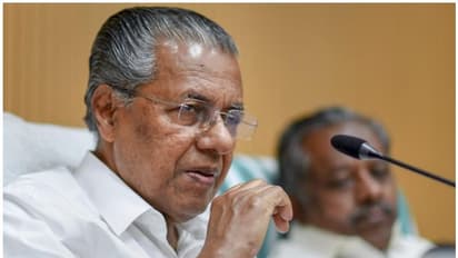 ഔദ്യോഗിക വാട്സ്ആപ്പ് ഗ്രൂപ്പില് മുഖ്യമന്ത്രിയെ അധിക്ഷേപിച്ച റെയ്ഞ്ച് ഓഫീസര്ക്ക് സസ്പെന്ഷന്