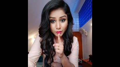 அழகிய பொம்மை போல் மினு மினுக்கும் சீரியல் நடிகை ஆலயா ! புகைப்படங்கள் உள்ளே !