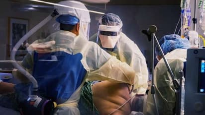 എന്താണ് ശ്വാസംമുട്ടുന്ന കൊവിഡ് രോഗികൾക്ക് ആശ്വാസം പകരുന്ന 'പ്രോണിങ്' എന്ന വിദ്യ ?