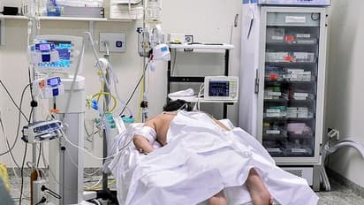 আক্রান্ত হয়েছেন মারণ ভাইরাসে, জানতে পেরেই আতঙ্কে আত্মঘাতী  করোনা রোগী