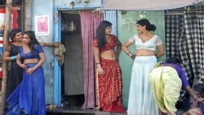 যৌনপল্লী থেকে একাধিক তরুণীকে উদ্ধার, 'রিয়েল হিরো'র দায়িত্ব নিয়েছিলেন বলিউডের এই অভিনেতা