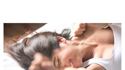 ஆள் பாதி... ஆடை பாதி..! குதூகல கவர்ச்சியை அள்ளி தெறிக்கும் இந்த நடிகை யார் தெரியுமா?