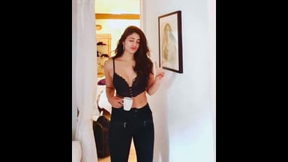 লকডাউনে 'মেজর থ্রোব্যাক', ছবিতে চিনুন ইন্টারনেট সেনসশন ঋতাভরীকে