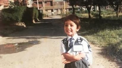 முதல் நாள் பள்ளிக்கு சிரிச்சிகிட்டே போனேன்..! புகைப்படம் வெளியிட்ட முன்னணி நடிகை! யார் தெரியுமா?