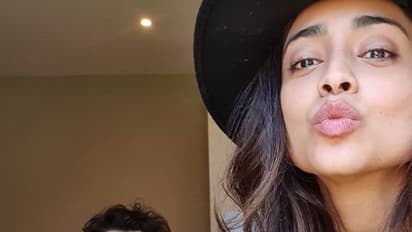 கணவருடன் ஜாலியாக பொழுதை கழிக்கும் ஒல்லி இடுப்பு நடிகை ஸ்ரேயா சரண்.. புகைப்படங்கள் உள்ளே !