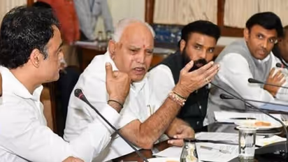 കൊവിഡ് പ്രതിസന്ധിക്കിടെ കർണാടകയില് വീണ്ടും രാഷ്ട്രീയനാടകം; മന്ത്രിസ്ഥാനത്തിനായി വിലപേശൽ സജീവം