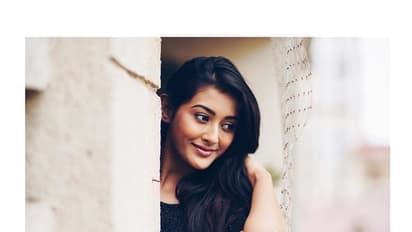 பார்வையிலே ரசிகர்களை மயக்கும் பூஜாஜ் ஹாவேரி புகைப்படங்கள் உள்ளே