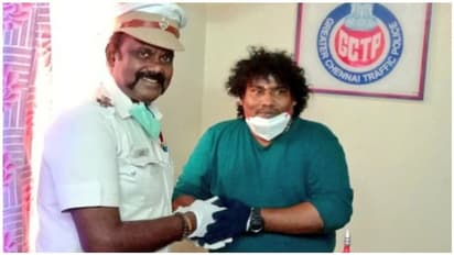 டிராபிக் போலீசுக்கு இதை செய்யணும்னு யாருக்காவது தோணுச்சா? கலக்கும் யோகி பாபு! குவியும் வாழ்த்து!