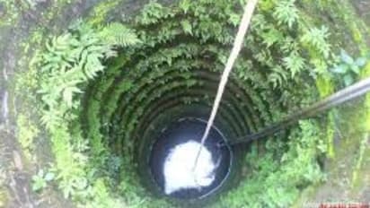 ಆತ್ಮಹತ್ಯೆಗೆ ಯತ್ನಿಸಿದ ವೃದ್ಧೆಯನ್ನು ಬಾವಿಗಿಳಿದು ರಕ್ಷಿಸಿದ ಸಬ್ ಇನ್ಸ್‌ಪೆಕ್ಟರ್ !