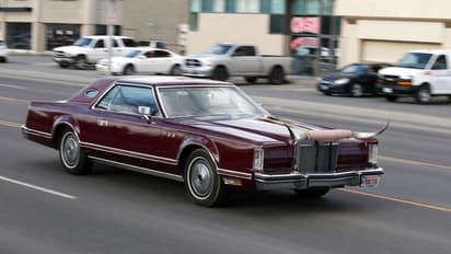 ಕೊರೋನಾ ವೈರಸ್ ನಡುವೆ ಕಾರುಗಳ ವಿಹಾರ ರ‍್ಯಾಲಿ, 100ಕ್ಕೂ ಹೆಚ್ಚು ವಾಹನ ಭಾಗಿ