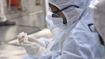 ದೇಶದಲ್ಲಿ ಒಂದೇ ದಿನ 1975 ಜನರಿಗೆ ವೈರಸ್, 47 ಸಾವು!