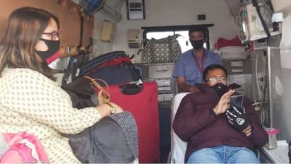 ബോക്സിംഗ് താരം ഡിങ്കോ സിംഗിനെ എയര് ആംബുലന്സില് ഡല്ഹിയില് എത്തിച്ചു