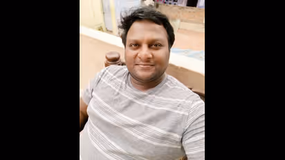 “வன்னியர் வளர்ந்தா வயிறு எரியுதாடா?”.... தன்னை விமர்சித்த நெட்டிசனை தாறுமாறாக கிழித்த திரெளபதி இயக்குநர்....!