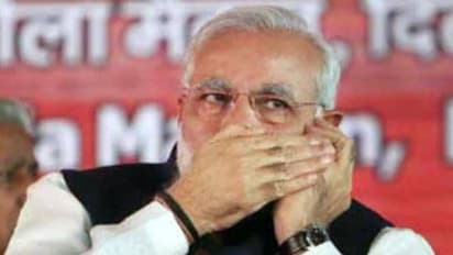 தமிழகத்தில் உள்ள தன் பழைய நண்பருக்கு திடீரென போன் போட்ட மோடி..!! ஒரு சில நிமிடங்கள் உரையாடிய முக்கிய விஷயம்..