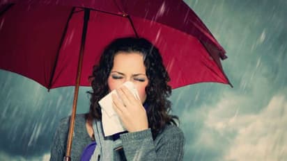 കൊവിഡിന് പിന്നാലെ മഴക്കാല രോഗഭീതി; നിർബന്ധമായും ശ്രദ്ധിക്കേണ്ട കാര്യങ്ങൾ