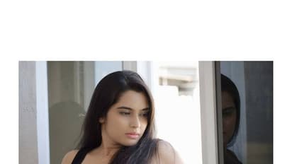 கருப்பு நிற உடையில் கவர்ந்திழுக்கும் ஸ்டைலிஷ் நாயகி சங்கீதா பாத்..! ஒவ்வொரு ஆங்கிளில் வேற லெவல் அழகு..!