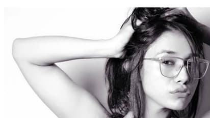 'Baby Bump' উন্মুক্ত করে এ কী করছেন শ্রাবন্তী, Pregnancy স্পেশ্যাল ফোটোশ্যুটে তাক লাগালেন নায়িকা