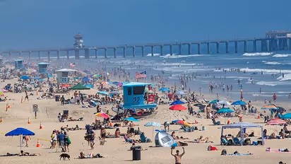 ಯುವಕರು ರಾತ್ರಿ ಇಲ್ಲಿ ಬೀಚ್ ಪಾರ್ಟಿ ಮಾಡ್ಬಾರ್ದಂತ ಸ್ಪೀಕರಲ್ಲಿ ಶಾಸ್ತ್ರೀಯ ಸಂಗೀತ ಹಾಕಿಸೋ ಪೋಲೀಸ್ರು!