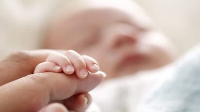 ജനിച്ച് പന്ത്രണ്ടാം നാൾ കൊവിഡ് സ്ഥിരീകരിച്ച കുഞ്ഞിന് രോഗമുക്തി; മഹാമാരിക്കെതിരെ പോരാടി 'പ്രകൃതി'വീട്ടില്