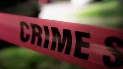 தாயுடன் கள்ளத்தொடர்பு.. உல்லாசமாக இருந்ததை நேரில் பார்த்த மகன்.. ஆத்திரத்தில் மர்ம உறுப்பை துண்டித்து கொலை..!