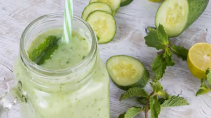  ബ്ലഡ് ഷു​ഗർ അളവ് നിയന്ത്രിക്കും, ഭാരം കുറയ്ക്കും ; വെള്ളരിക്ക ജ്യൂസ് കുടിച്ചാലുള്ള ആരോ​ഗ്യ ​ഗുണങ്ങളറിയാം 