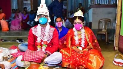 മാസ്‍ക് ധരിച്ച് വധുവരന്‍മാര്‍; പങ്കെടുത്തത് 20 പേര്‍; ലോക്ക് ഡൗണില്‍ ഒരു മാതൃകാ വിവാഹം