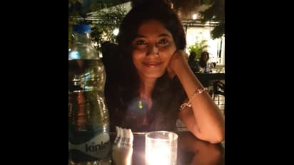 இன்ஸ்டாகிராமில் களம் இறங்கிய பிக் பாஸ் ஜூலி ! மொட்டைமாடி போட்டோஷூட் ! புகைப்படங்கள் உள்ளே !