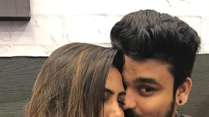 ஊரடங்கில் வீட்டில் கணவருடன் ஜாலியாக டிக் டாக் செய்யும் சீரியல் நடிகை மைனா ! புகைப்படங்கள் உள்ளே !