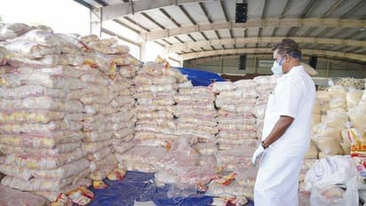 கோவை மக்களுக்கு தரமான மளிகை பொருள்களை தரும் அமைச்சர் எஸ்.பி.வேலுமணி ! மலைக்க வைக்கும்  போட்டோ கேலரி !