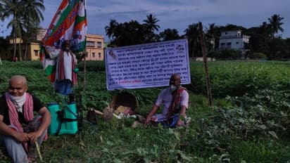 কৃষকদের 'বঞ্চনা', কেন্দ্রের বিরুদ্ধে মাথা কামিয়ে অবস্থান বিক্ষোভে তৃণমূল নেতা