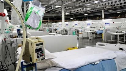 50 ದಿನಗಳಿಂದ ಸತತ ಚಿಕಿತ್ಸೆ, ಕೋಮಾದಿಂದ ಹೊರಬಂದ ಕೊರೋನಾ ಸೊಂಕಿತ!