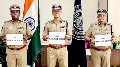 ఏఎస్సై చేయి నరికిన అల్లరిమూకలు: మీ ధైర్యసాహసాలు స్పూర్తిదాయకం... ఏపీ పోలీసుల సెల్యూట్