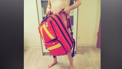 চিকিৎসকদের নগ্ন প্রতিবাদ, জেনে নিন এর নেপথ্যের কাহিনি