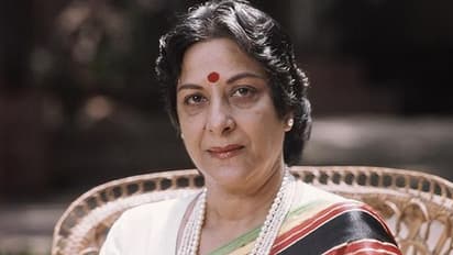 నర్గీస్ నుంచి రిషి కపూర్ వరకు.. బాలీవుడ్ దిగ్గజాలను కబళిస్తున్న క్యాన్సర్